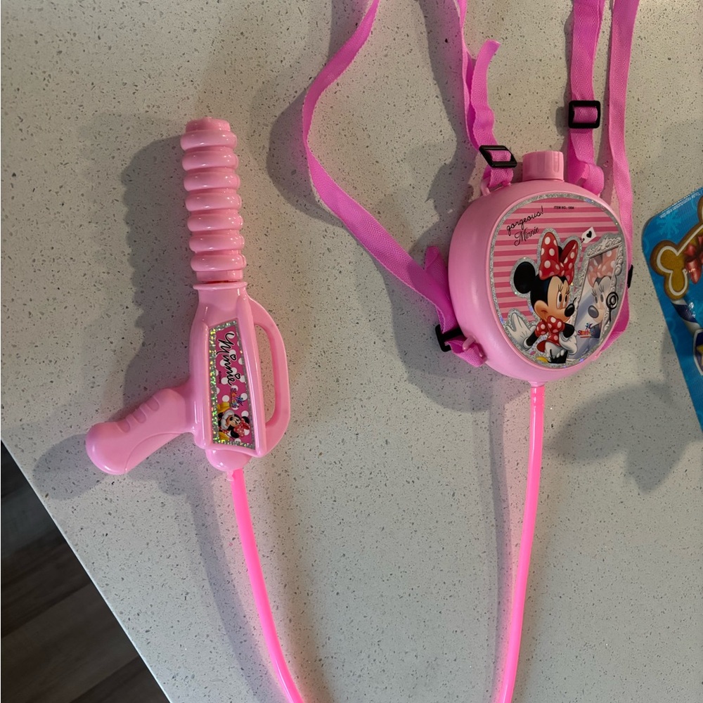 Disney Minnie Mouse Pink Blower Set,water gun with back pack for water